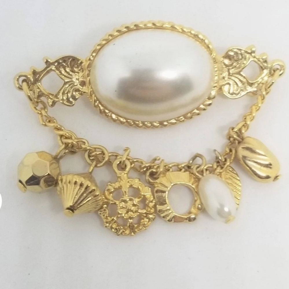 Vintage Large Pearl Victoria Style Brooch With charms - Picture 4 of 5